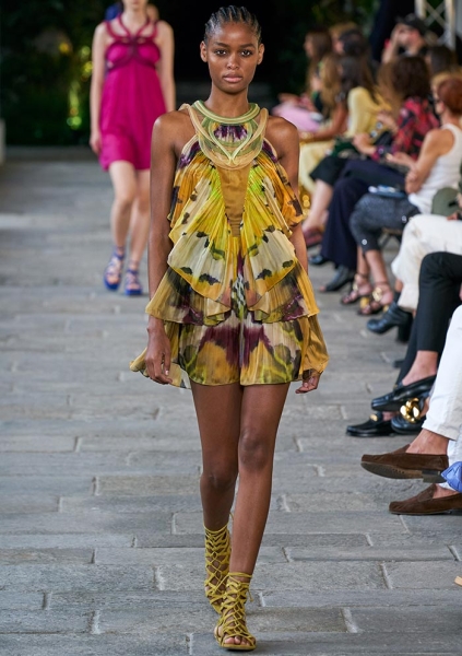 Платье-туника в современной моде и истории Платье-туника в современной моде и истории