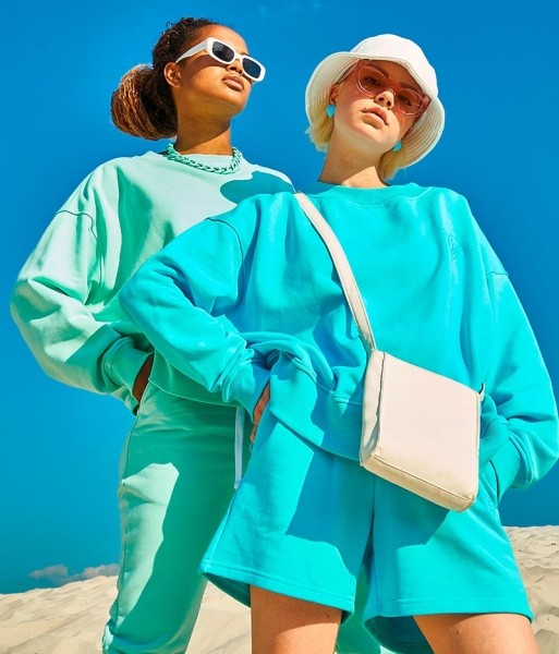 Оставайся в моменте вместе с брендом Atmosphere и определяй атмосферу своего дня! Оставайся в моменте вместе с брендом Atmosphere и определяй атмосферу своего дня!