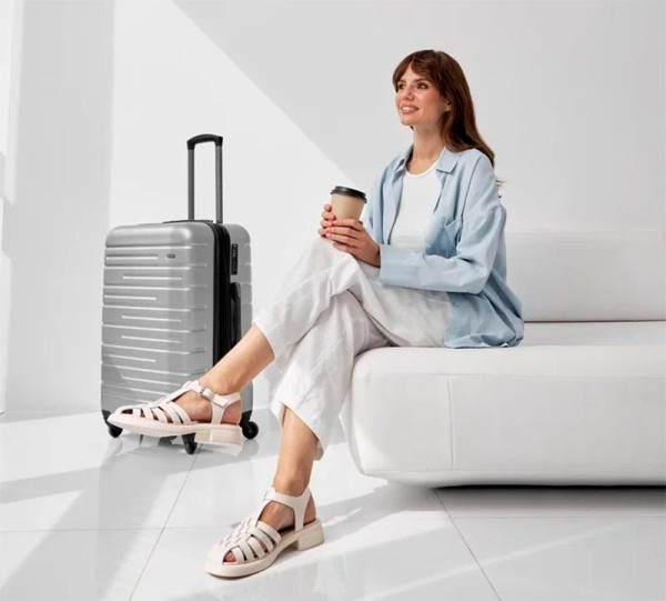 Тенденции летних и осенних коллекций обуви 2023: практичность и игра