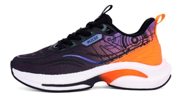 Трендовые кроссовки: модели известных брендов и их российские альтернативы Трендовые кроссовки: модели известных брендов и их российские альтернативы