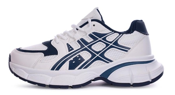 Трендовые кроссовки: модели известных брендов и их российские альтернативы Трендовые кроссовки: модели известных брендов и их российские альтернативы