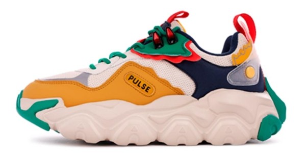 Трендовые кроссовки: модели известных брендов и их российские альтернативы Трендовые кроссовки: модели известных брендов и их российские альтернативы