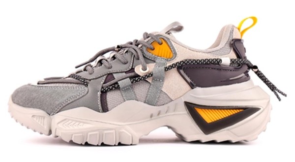 Трендовые кроссовки: модели известных брендов и их российские альтернативы Трендовые кроссовки: модели известных брендов и их российские альтернативы