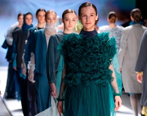 Московская Неделя моды 2024: Обзор коллекций и трендов Московская Неделя моды 2024: Обзор коллекций и трендов