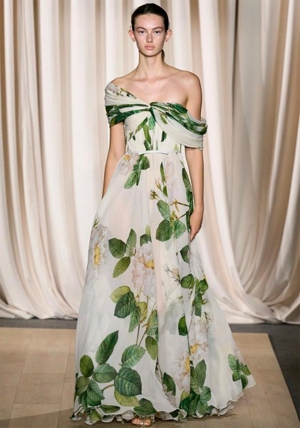 Цветы, как декор одежды: модная тенденция сезона Цветы, как декор одежды: модная тенденция сезона