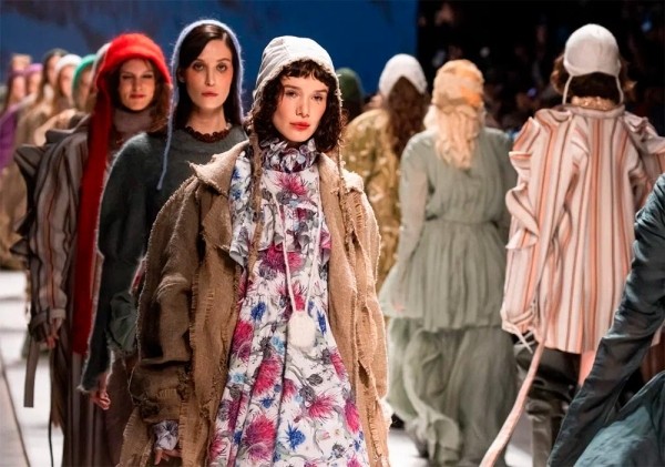 Московская Неделя моды 2024: Обзор коллекций и трендов Московская Неделя моды 2024: Обзор коллекций и трендов