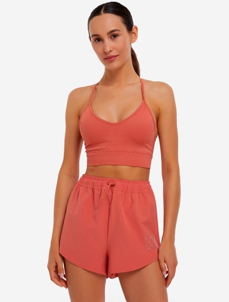 Топ-10 спортстильных новинок этого лета Топ-10 спортстильных новинок этого лета