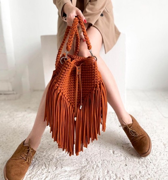 Стильные аксессуары ручной работы для образов на осень-зиму