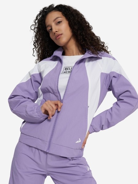 Топ-10 трендовых женских ветровок на весну-2025: подборка актуальных стилей