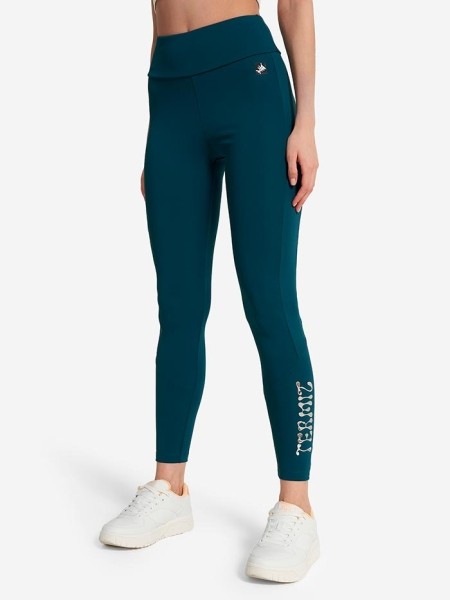 Бежать красиво: как подобрать модные образы для пробежек в любую погоду Бежать красиво: как подобрать модные образы для пробежек в любую погоду