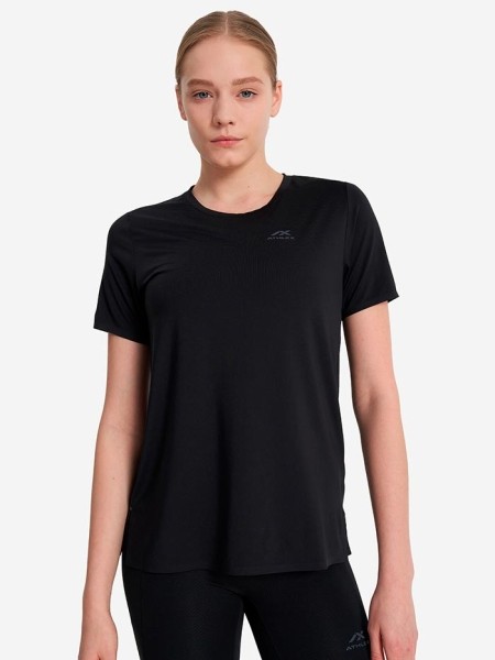 Бежать красиво: как подобрать модные образы для пробежек в любую погоду Бежать красиво: как подобрать модные образы для пробежек в любую погоду