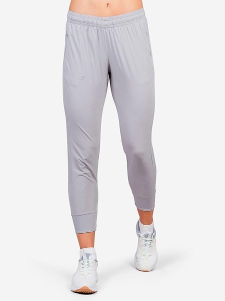 Бежать красиво: как подобрать модные образы для пробежек в любую погоду Бежать красиво: как подобрать модные образы для пробежек в любую погоду